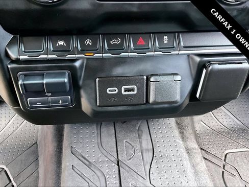 Used 2024 Chevrolet Silverado 1500 Custom w/ LPO, Dark Essentials Package AWD/4WD image 17
