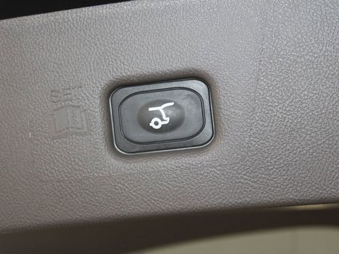 Used 2022 Lincoln Nautilus Reserve w/ Equipment Group 201A image 19