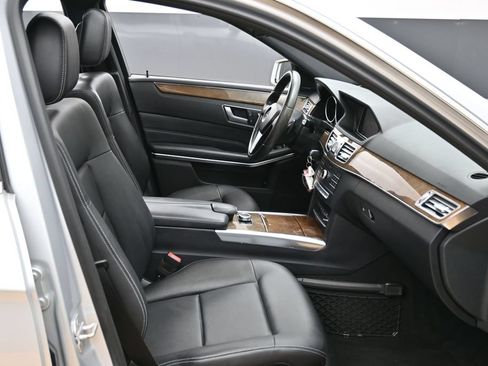 Used 2016 Mercedes-Benz E 350 4MATIC Sedan image 33