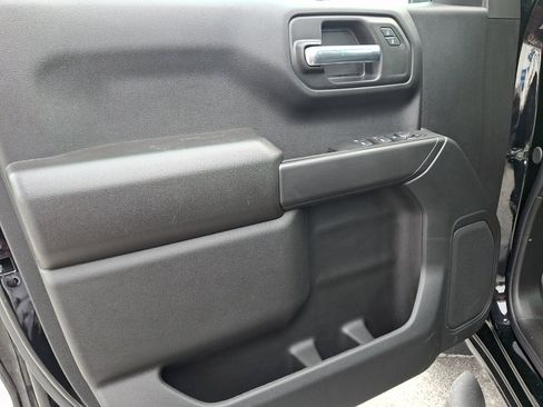 Used 2026 Chevrolet Silverado 1500 Custom Trail Boss w/ LPO, Dark Essentials Package image 12