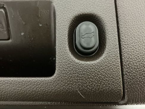 Used 2018 Chevrolet Tahoe Premier image 44