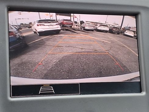 Used 2023 Chevrolet Equinox LS w/ LS Convenience Package image 17