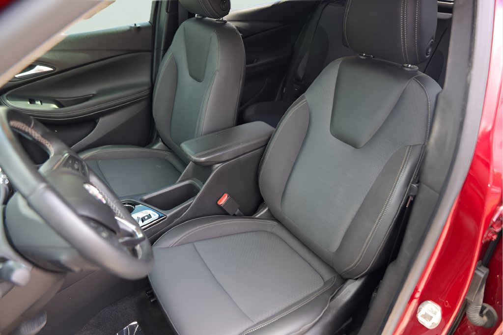 Used 2023 Buick Encore GX Preferred w/ Cold Weather Comfort Package FWD image 8