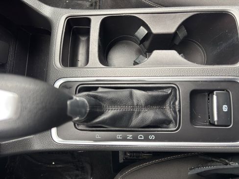 Used 2017 Ford Escape SE w/ Equipment Group 201A image 30