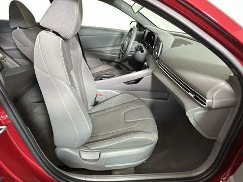 Used 2023 Hyundai Elantra SEL w/ Cargo Package FWD image 31