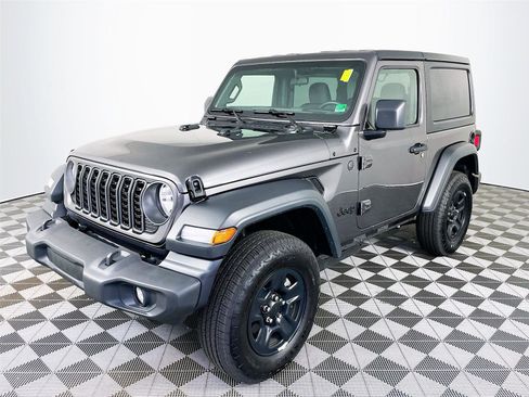 Used 2026 Jeep Wrangler Sport AWD/4WD image 3