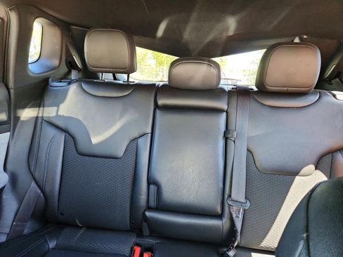 Used 2024 Jeep Compass Latitude w/ Altitude Special Edition AWD/4WD image 7