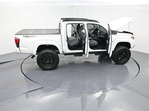 Used 2022 Toyota Tacoma SR AWD/4WD image 26