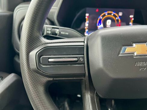 Used 2023 Chevrolet Colorado W/T image 15
