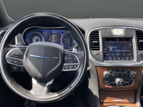 Used 2020 Chrysler 300 C w/ Sun, Sound & Nav Package RWD image 11
