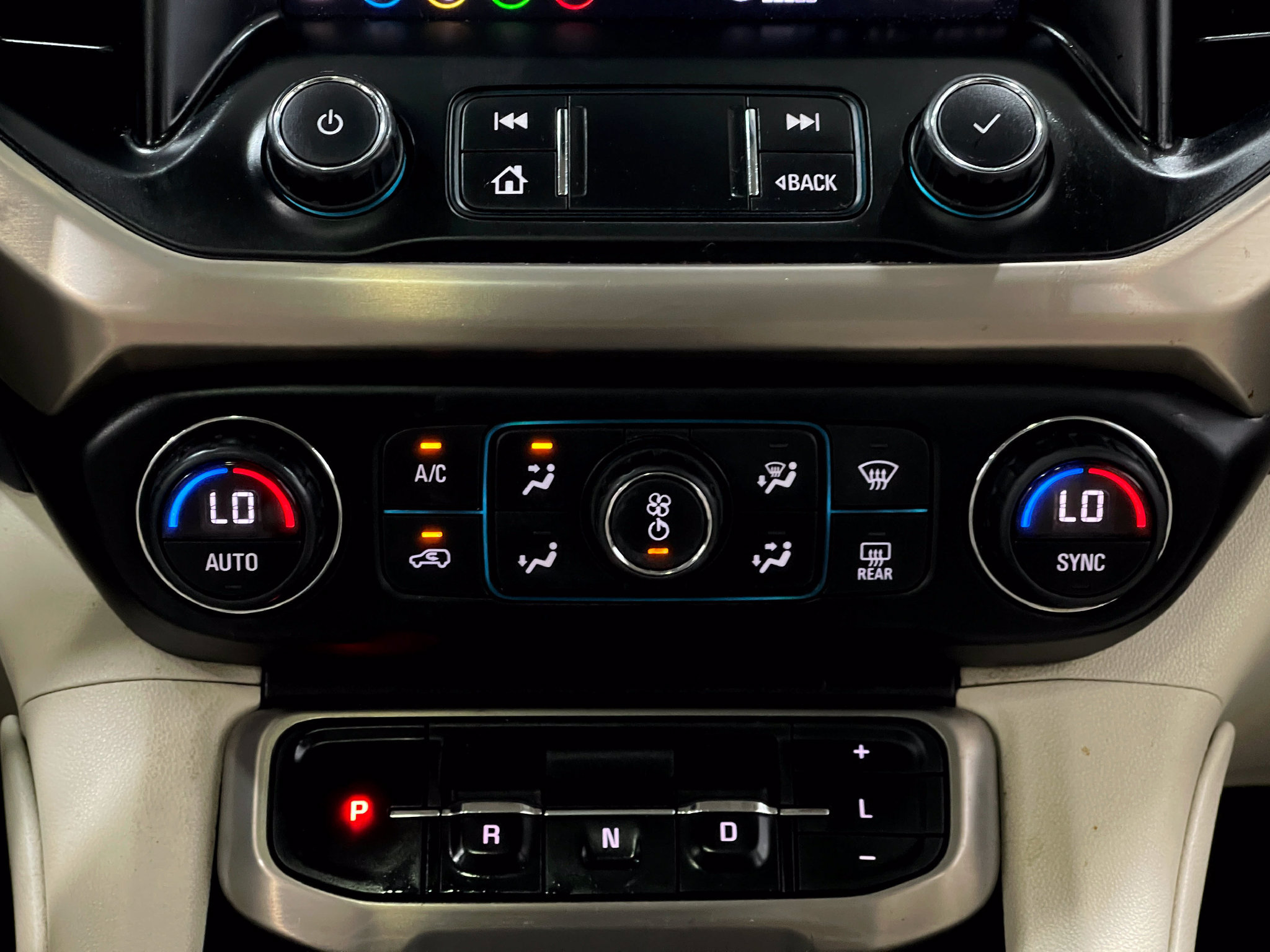 Used 2021 GMC Acadia Denali w/ Denali Technology Package FWD image 23