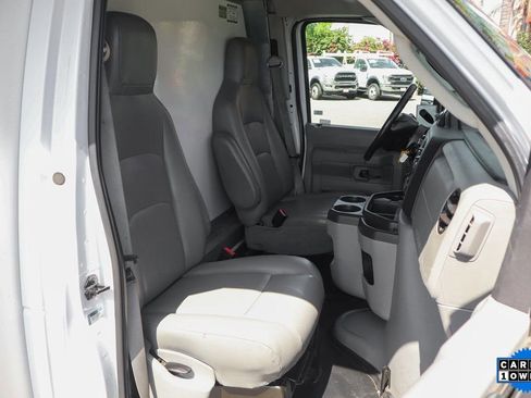 Used 2018 Ford E-350 and Econoline 350 Super Duty image 29