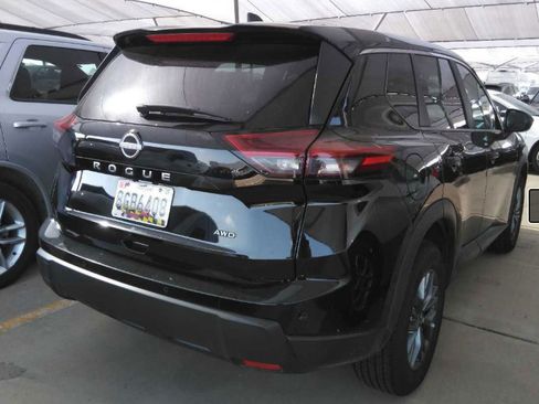 Used 2024 Nissan Rogue S AWD/4WD image 4