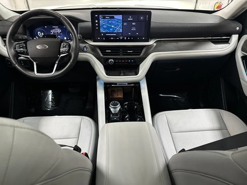 Used 2025 Ford Explorer Platinum w/ Ultimate Package AWD/4WD image 26