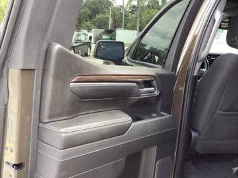 Used 2023 Chevrolet Silverado 1500 LT AWD/4WD image 19