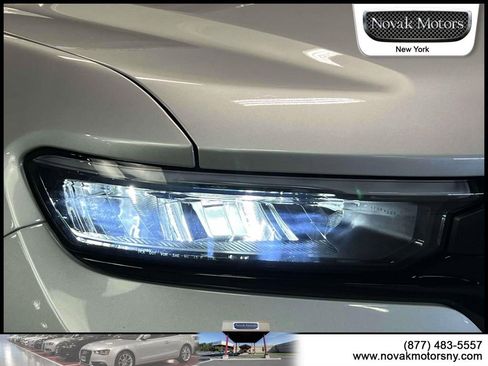 Used 2024 Jeep Grand Cherokee L Altitude image 10