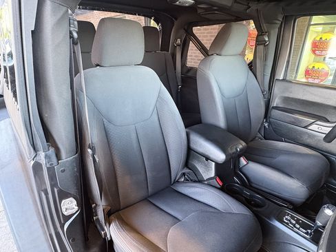 Used 2018 Jeep Wrangler Sport AWD/4WD image 24