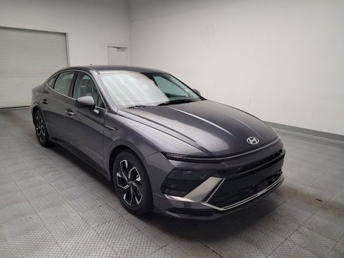 Used 2025 Hyundai Sonata SEL FWD image 13