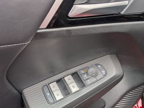 New 2025 Mitsubishi Outlander SE image 15