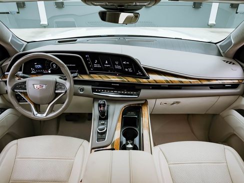 Used 2021 Cadillac Escalade Sport Platinum w/ LPO, ONYX Package image 36