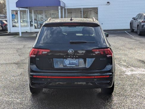 Certified 2023 Volkswagen Tiguan SE R-Line image 4