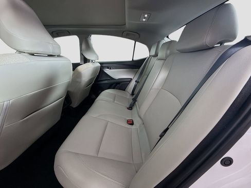 Used 2025 Toyota Camry XLE image 15