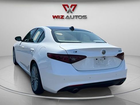 Used 2018 Alfa Romeo Giulia Ti w/ Quick Order Package 22X Lusso AWD/4WD image 3