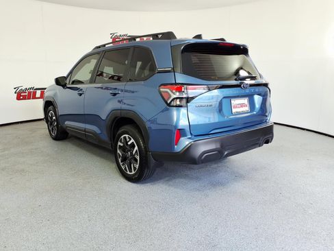 Used 2025 Subaru Forester AWD/4WD image 4
