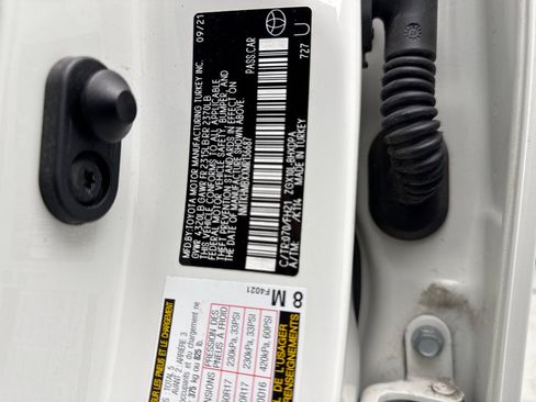 Used 2021 Toyota C-HR LE image 22