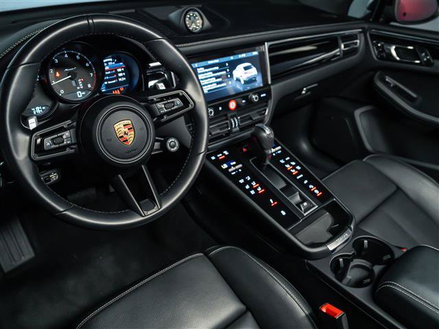 Used 2025 Porsche Macan Turbo AWD/4WD image 4
