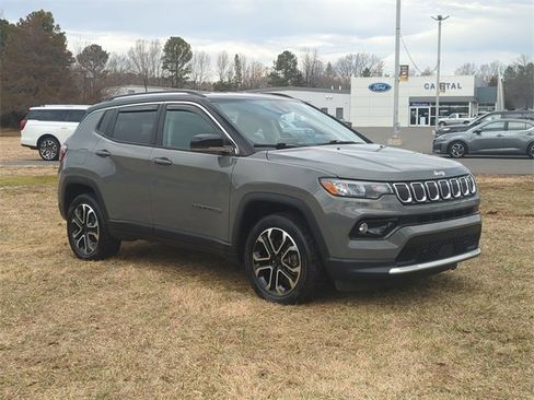 Used 2022 Jeep Compass Limited image 15