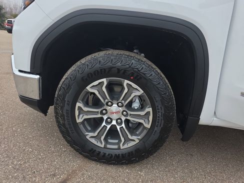 New 2026 GMC Sierra 1500 SLE image 38