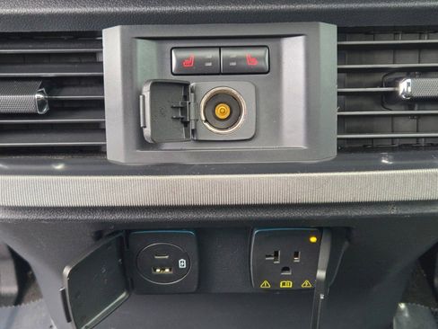 Certified 2022 Ford F150 Platinum w/ Equipment Group 701A High image 17