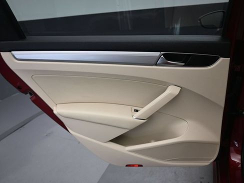 Used 2019 Volkswagen Passat 2.0T Wolfsburg w/ Wheels & Sunroof Package FWD image 30