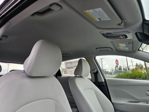 New 2026 Hyundai Kona SE image 11