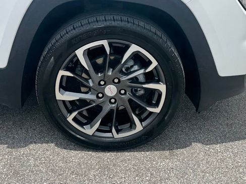Used 2024 GMC Terrain SLT AWD/4WD image 6