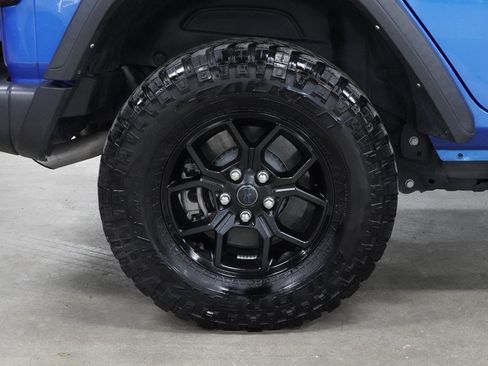 Used 2024 Jeep Wrangler Unlimited AWD/4WD image 33
