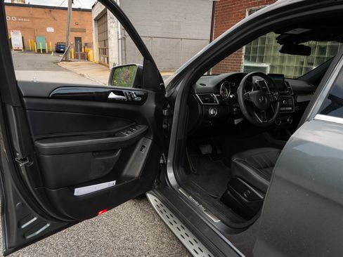 Used 2018 Mercedes-Benz GLS 450 4MATIC image 14