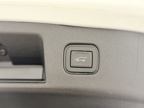 Used 2024 Chevrolet Blazer EV LT image 11