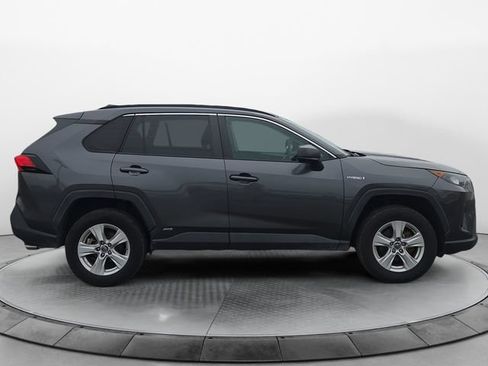 Used 2021 Toyota RAV4 LE AWD/4WD image 6