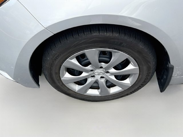Used 2020 Toyota Corolla LE FWD image 28