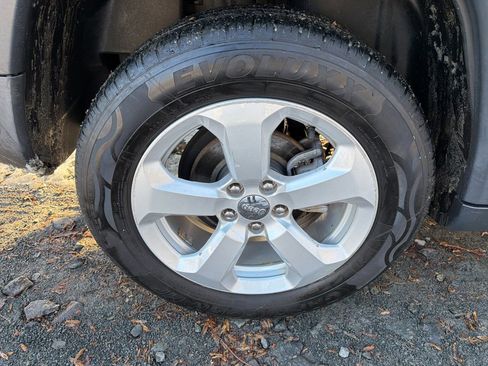 Used 2018 Jeep Compass Latitude w/ Popular Equipment Group image 7