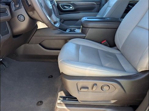 Used 2022 Chevrolet Tahoe LT w/ Luxury Package image 9