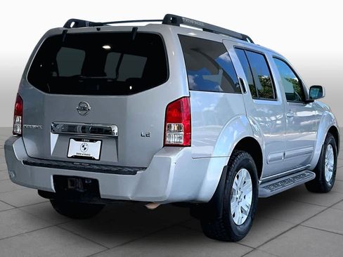 Used 2005 Nissan Pathfinder LE RWD image 12