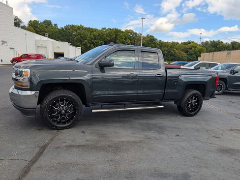 Used 2018 Chevrolet Silverado 1500 LT AWD/4WD image 4