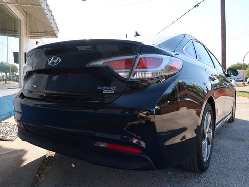 Used 2016 Hyundai Sonata Limited w/ Option Group 02 FWD image 8