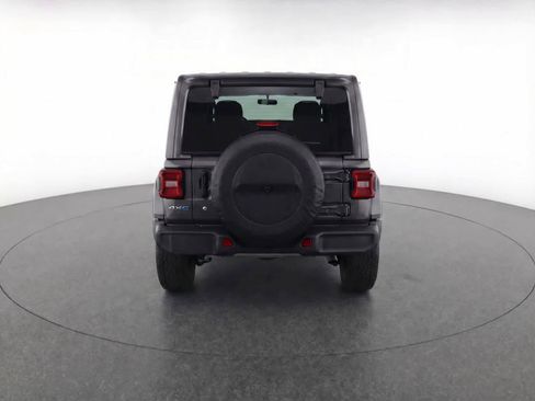 Used 2021 Jeep Wrangler Unlimited Sahara w/ Cold Weather Group image 7