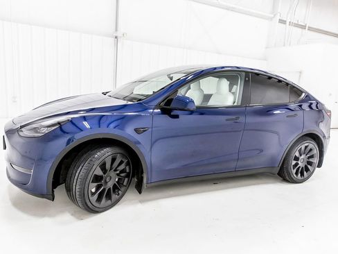 Used 2021 Tesla Model Y Long Range AWD/4WD image 3