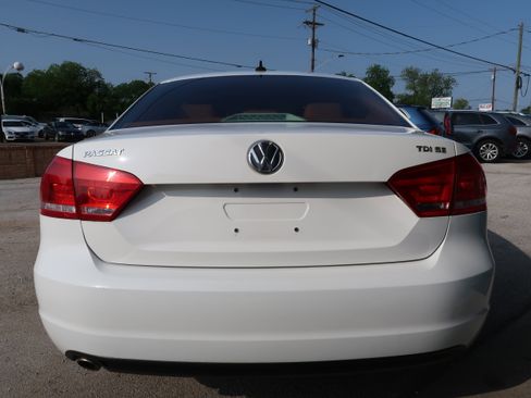 Used 2013 Volkswagen Passat TDI SE FWD image 10