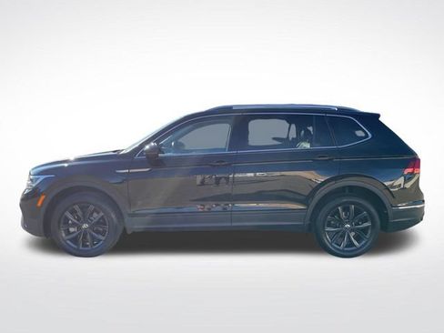 Used 2024 Volkswagen Tiguan SE AWD/4WD image 2